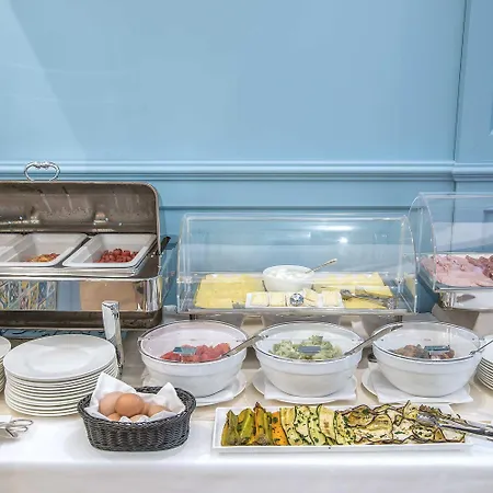 مارتيس بالاس فندق 4*